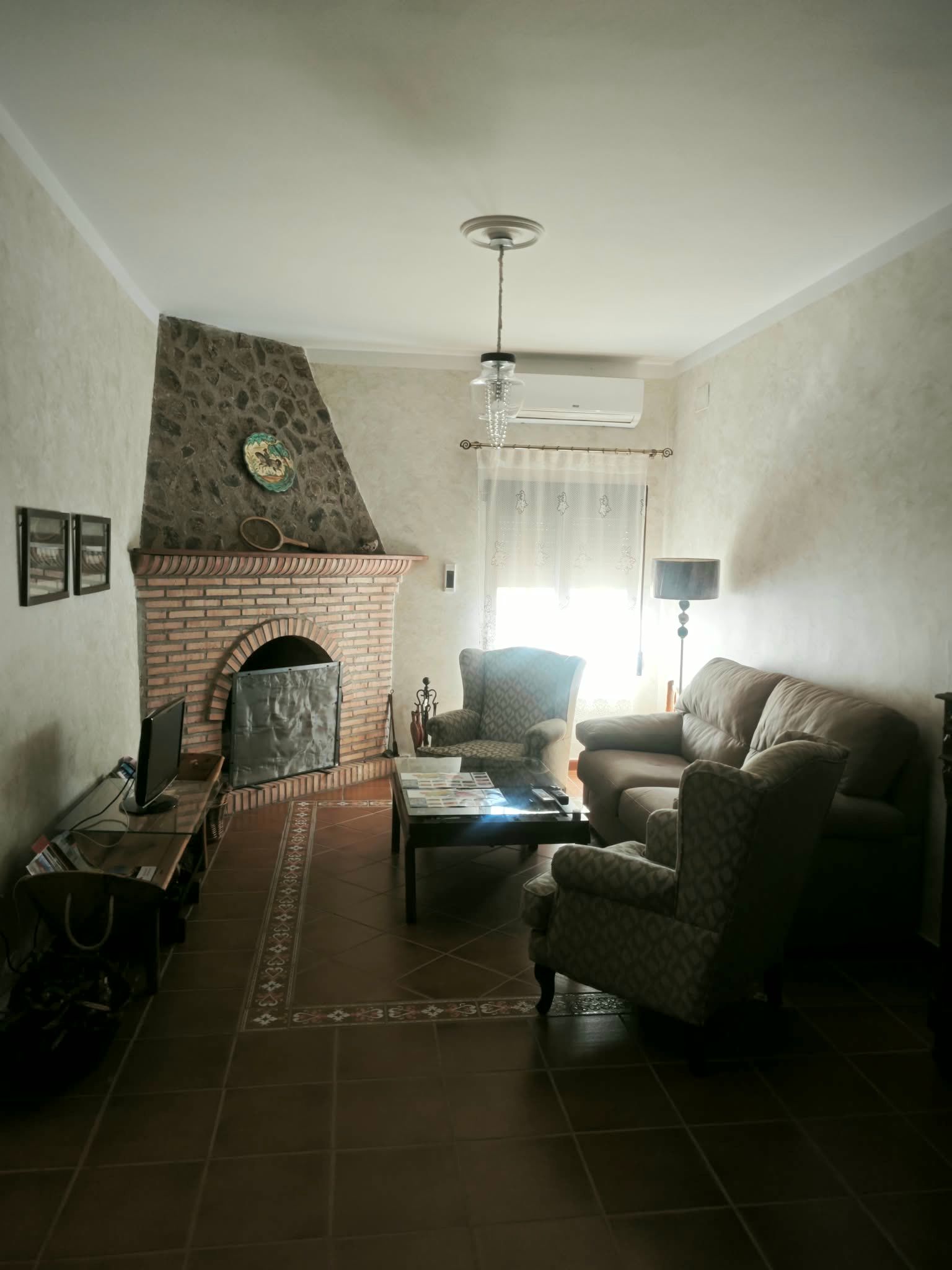 Salón-comedor con chimenea